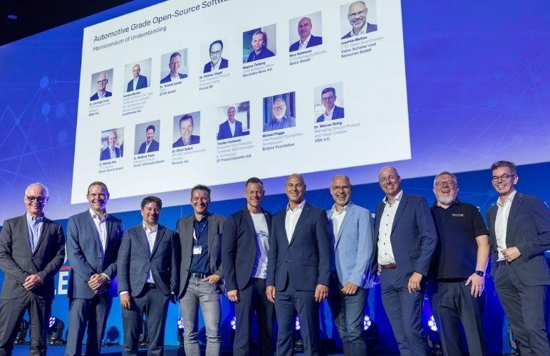 Automotive Industry Signs MoU for Joint Software Development Based on Open Source